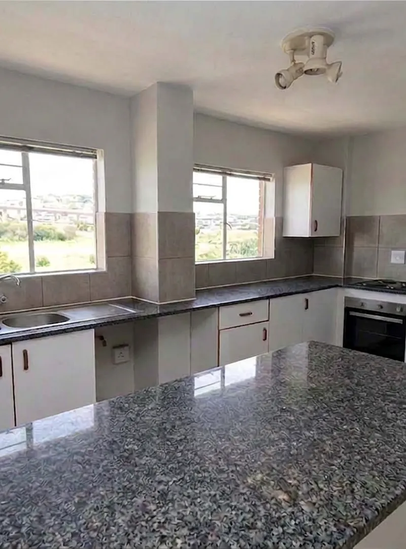 2 bedroom Spacious Two Bedroom For Sale in Die Hoewes, Centurion